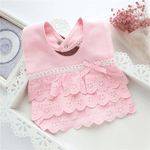 Bavoir bébé dentelle rose